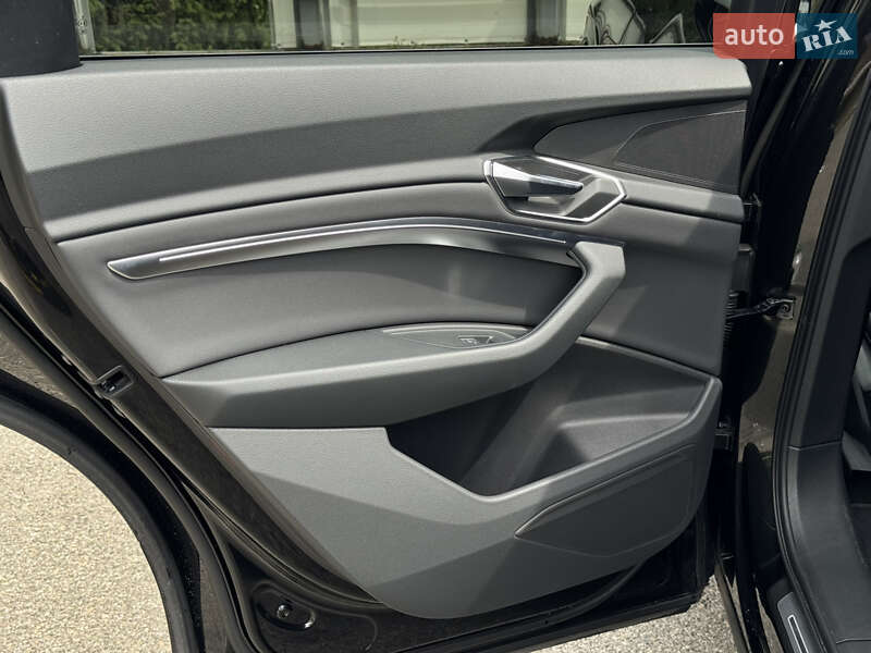 Внедорожник / Кроссовер Audi e-tron Sportback 2021 в Киеве