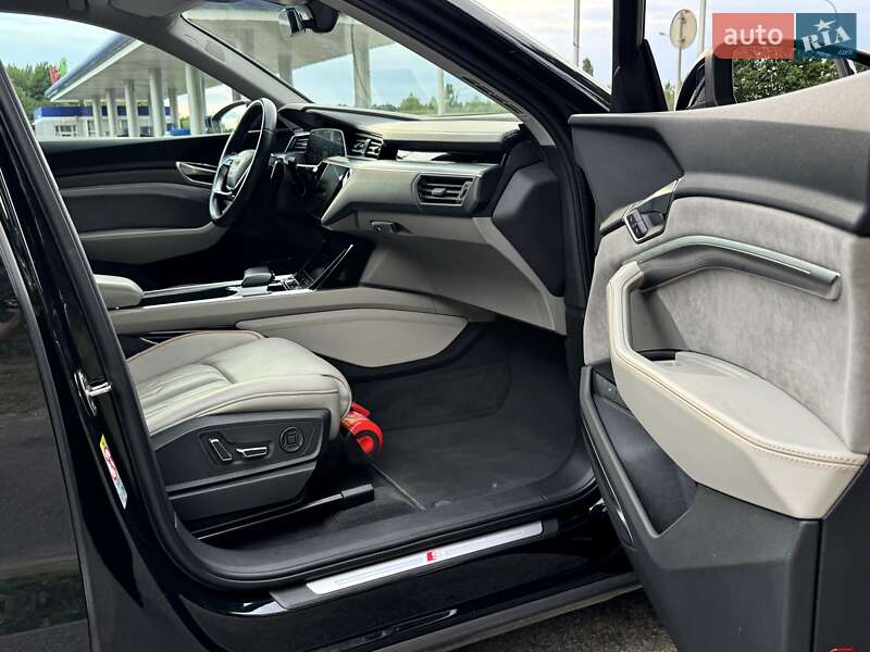 Внедорожник / Кроссовер Audi e-tron Sportback 2021 в Киеве