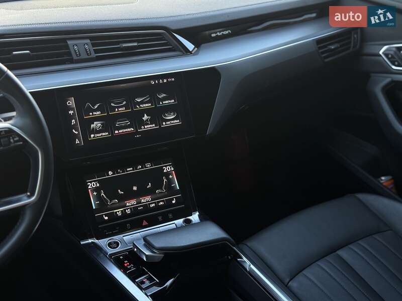 Позашляховик / Кросовер Audi e-tron Sportback 2021 в Мукачевому