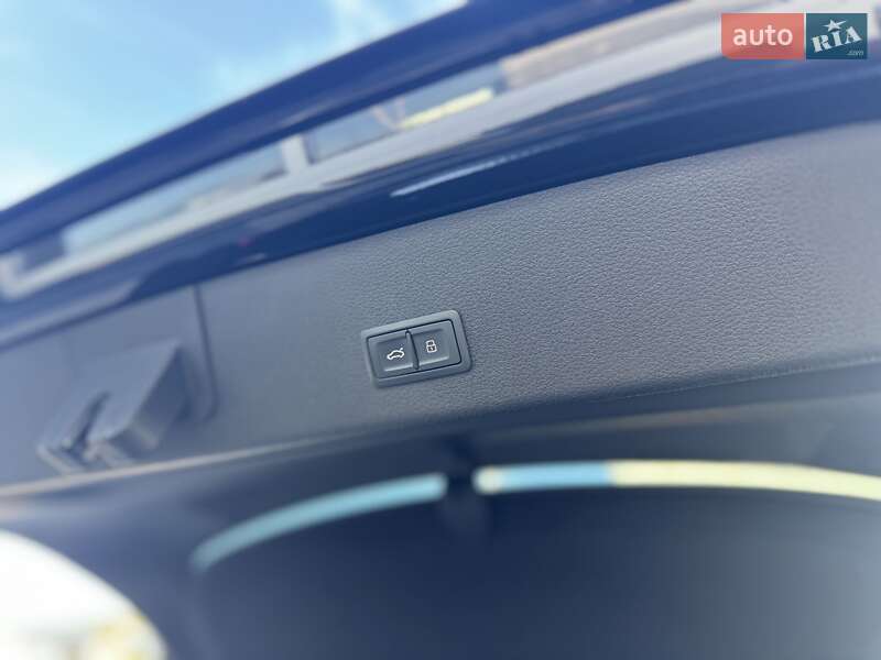 Позашляховик / Кросовер Audi e-tron Sportback 2021 в Мукачевому