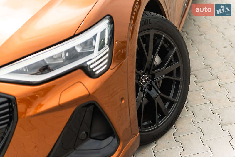 Позашляховик / Кросовер Audi e-tron Sportback 2022 в Мукачевому
