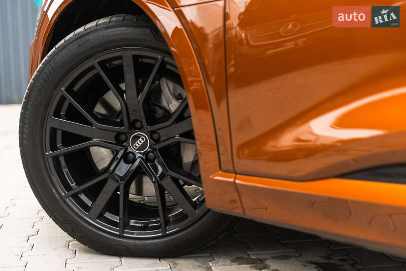 Позашляховик / Кросовер Audi e-tron Sportback 2022 в Мукачевому
