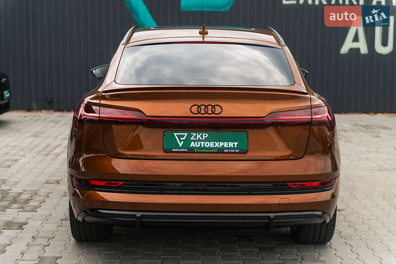 Позашляховик / Кросовер Audi e-tron Sportback 2022 в Мукачевому