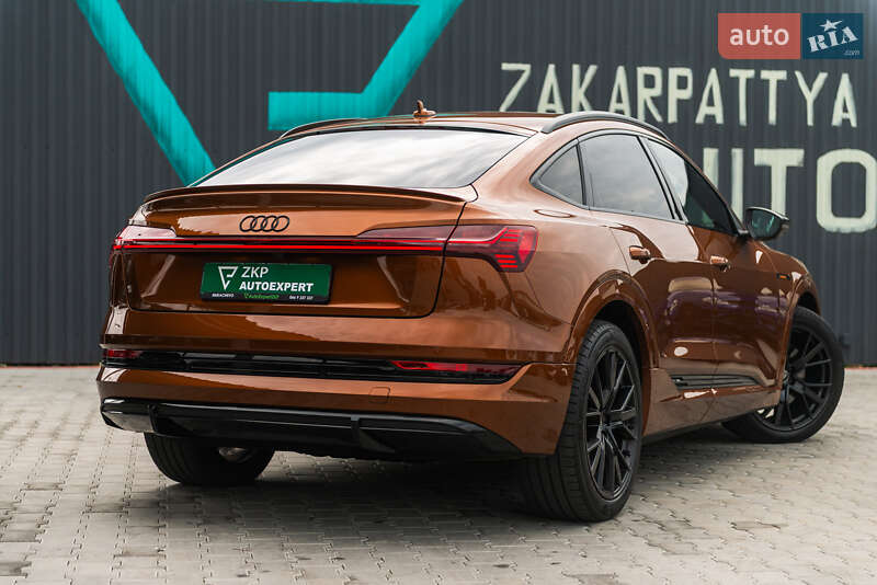 Позашляховик / Кросовер Audi e-tron Sportback 2022 в Мукачевому