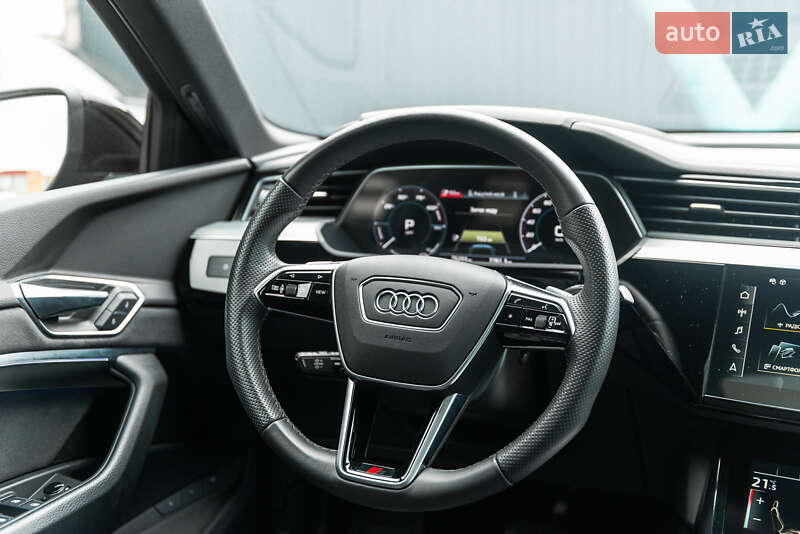 Позашляховик / Кросовер Audi e-tron Sportback 2022 в Мукачевому