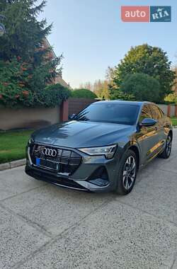 Позашляховик / Кросовер Audi e-tron Sportback 2021 в Дніпрі