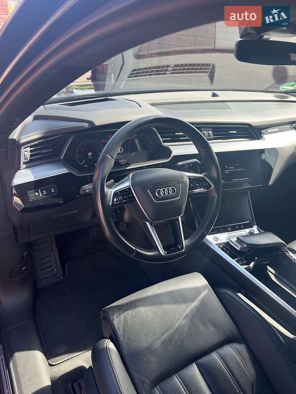Позашляховик / Кросовер Audi e-tron Sportback 2021 в Києві фото 14 Позашляховик / Кросовер Audi e-tron Sportback 2021 в Києві