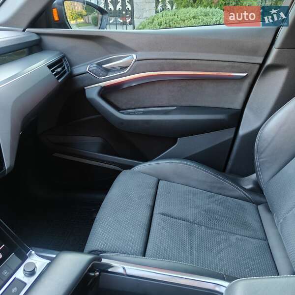 Позашляховик / Кросовер Audi e-tron Sportback 2021 в Дніпрі фото 27 Позашляховик / Кросовер Audi e-tron Sportback 2021 в Дніпрі