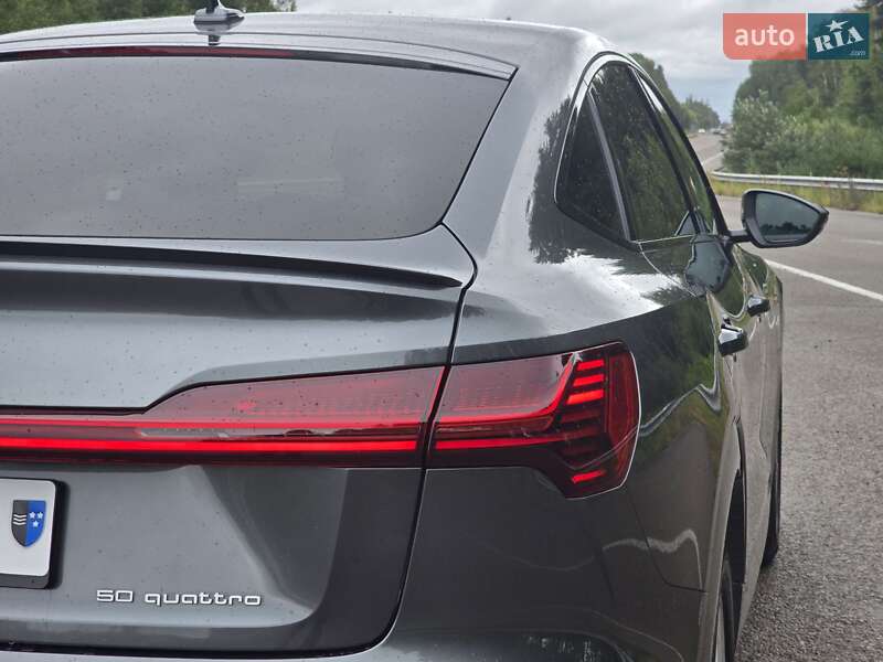 Позашляховик / Кросовер Audi e-tron Sportback 2020 в Ковелі