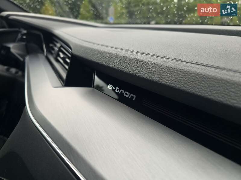 Позашляховик / Кросовер Audi e-tron Sportback 2020 в Ковелі