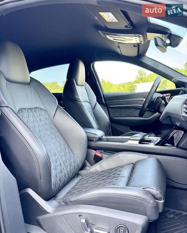 Позашляховик / Кросовер Audi e-tron Sportback 2020 в Ужгороді