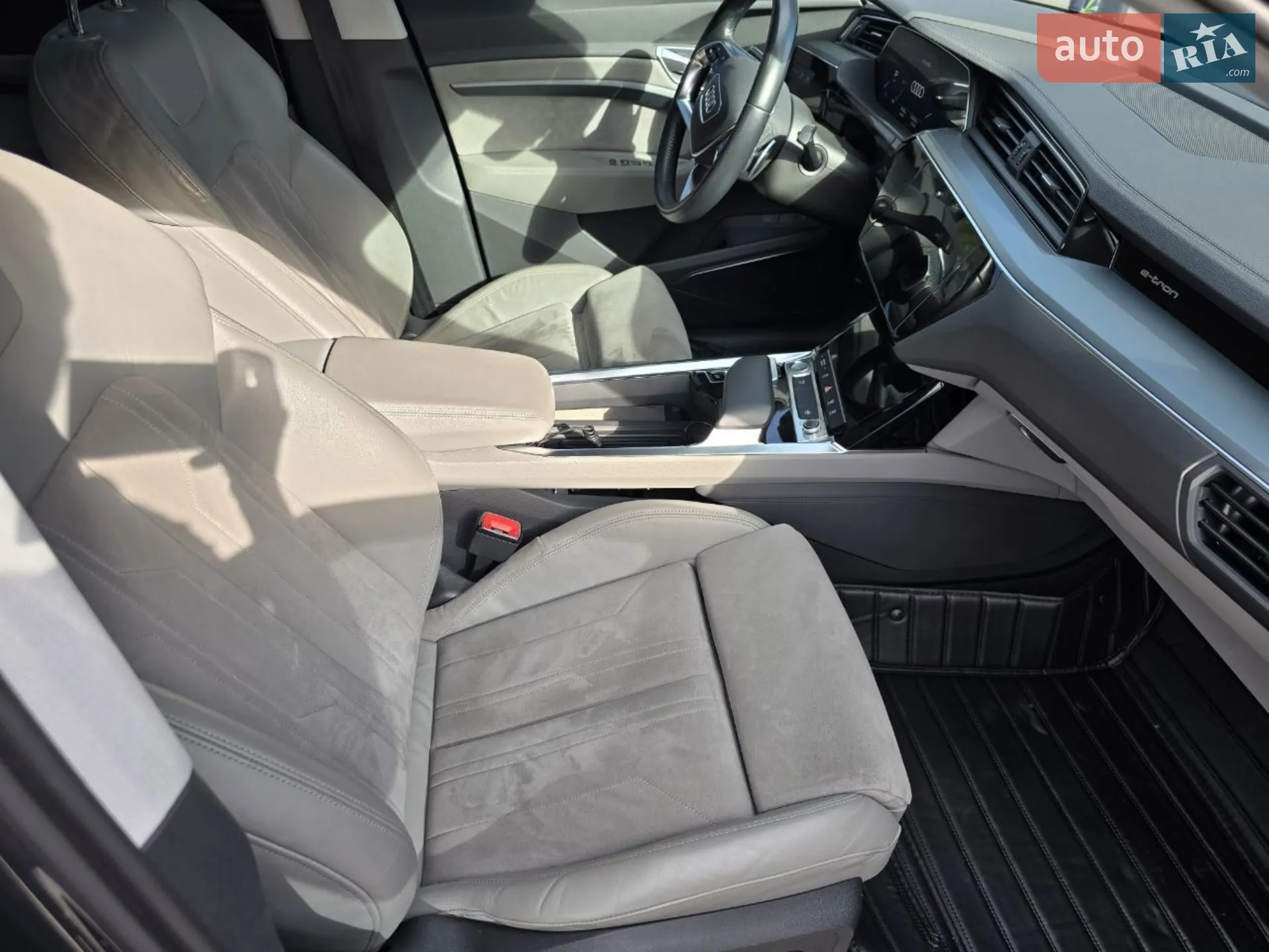 2020 Audi e-tron Sportback - мініатюра 14