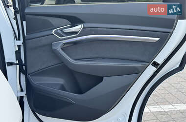 Внедорожник / Кроссовер Audi e-tron Sportback 2022 в 