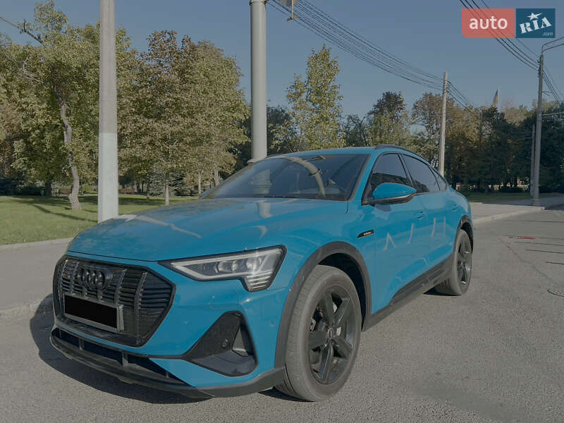 Позашляховик / Кросовер Audi e-tron Sportback 2021 в Харкові