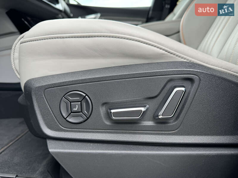 Позашляховик / Кросовер Audi e-tron Sportback 2021 в Мукачевому