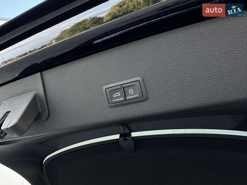 Позашляховик / Кросовер Audi e-tron Sportback 2021 в Мукачевому