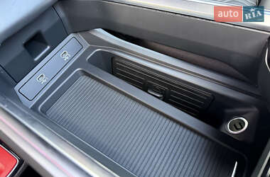 Внедорожник / Кроссовер Audi e-tron Sportback 2021 в 