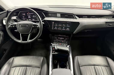 Внедорожник / Кроссовер Audi e-tron Sportback 2022 в 