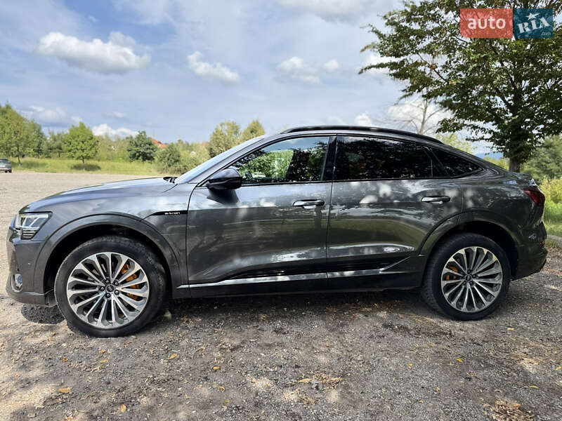 Позашляховик / Кросовер Audi e-tron Sportback 2021 в Ужгороді