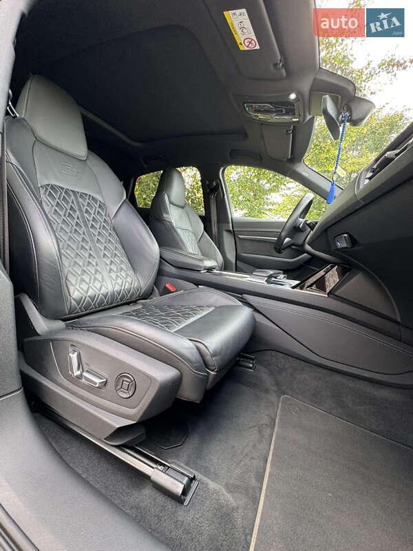 Позашляховик / Кросовер Audi e-tron Sportback 2021 в Ужгороді