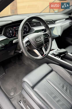 Внедорожник / Кроссовер Audi e-tron Sportback 2023 в 
