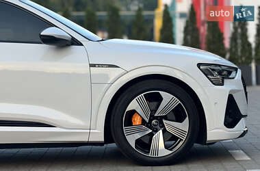 Внедорожник / Кроссовер Audi e-tron Sportback 2021 в 