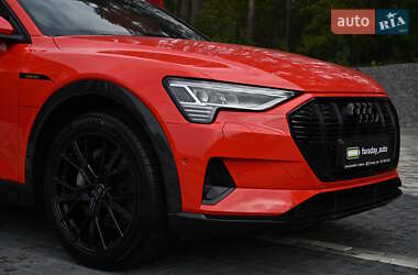 Внедорожник / Кроссовер Audi e-tron Sportback 2022 в 