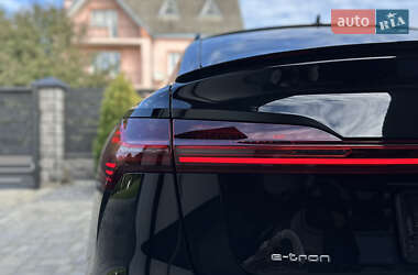 Внедорожник / Кроссовер Audi e-tron Sportback 2021 в 