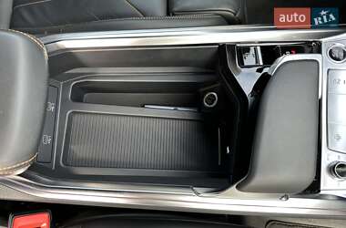 Позашляховик / Кросовер Audi e-tron Sportback 2022 в 