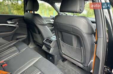 Позашляховик / Кросовер Audi e-tron Sportback 2022 в 