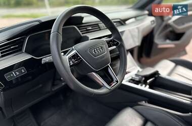 Позашляховик / Кросовер Audi e-tron Sportback 2022 в 