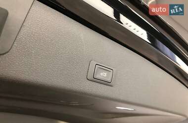 Позашляховик / Кросовер Audi e-tron Sportback 2021 в  фото 18 Позашляховик / Кросовер Audi e-tron Sportback 2021 в