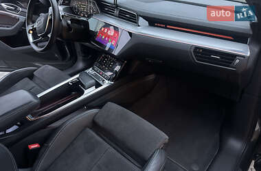 Внедорожник / Кроссовер Audi e-tron Sportback 2020 в 