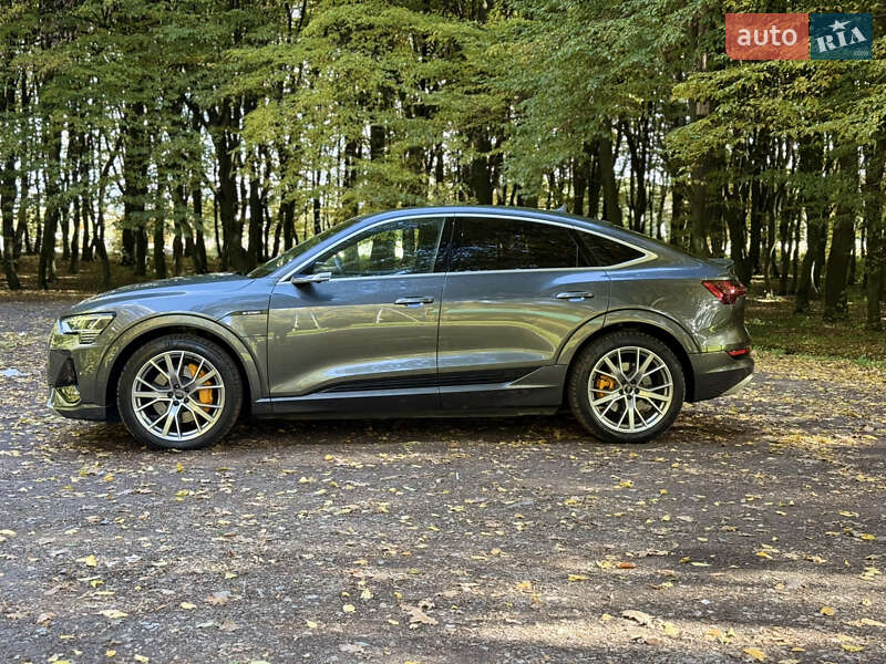 Позашляховик / Кросовер Audi e-tron Sportback 2020 в Львові