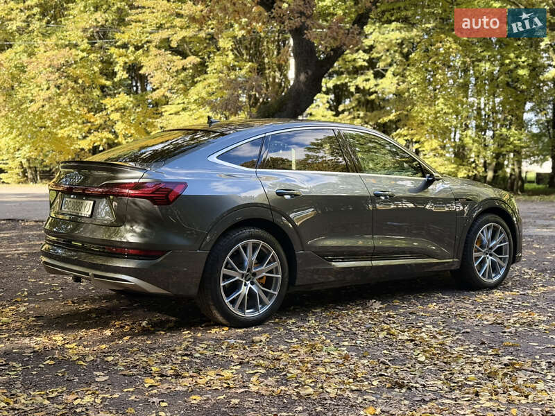 Позашляховик / Кросовер Audi e-tron Sportback 2020 в Львові