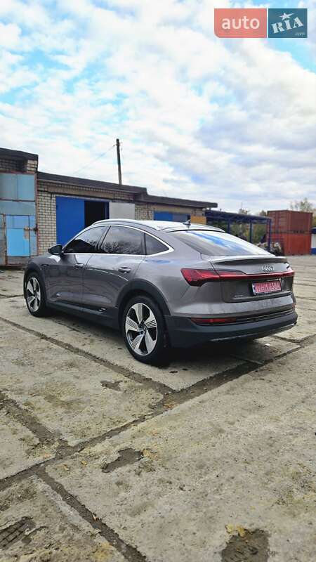 Позашляховик / Кросовер Audi e-tron Sportback 2021 в Харкові