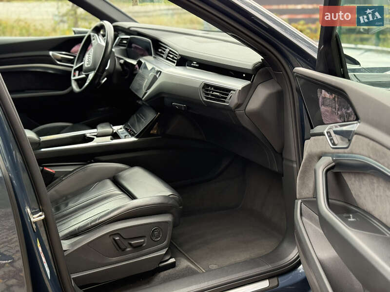Внедорожник / Кроссовер Audi e-tron Sportback 2021 в Стрые