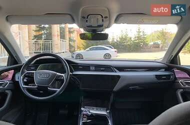 Позашляховик / Кросовер Audi e-tron Sportback 2020 в 