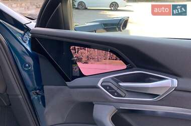 Позашляховик / Кросовер Audi e-tron Sportback 2020 в 