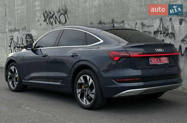 Позашляховик / Кросовер Audi e-tron Sportback 2021 в  фото 11 Позашляховик / Кросовер Audi e-tron Sportback 2021 в