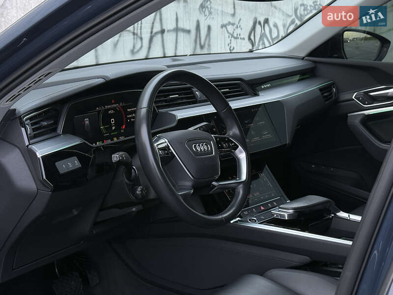 Позашляховик / Кросовер Audi e-tron Sportback 2021 в Львові фото 28 Позашляховик / Кросовер Audi e-tron Sportback 2021 в Львові