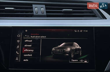 Позашляховик / Кросовер Audi e-tron Sportback 2021 в  фото 51 Позашляховик / Кросовер Audi e-tron Sportback 2021 в