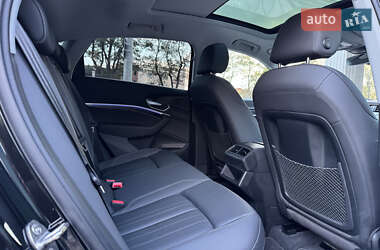 Позашляховик / Кросовер Audi e-tron Sportback 2020 в  фото 54 Позашляховик / Кросовер Audi e-tron Sportback 2020 в