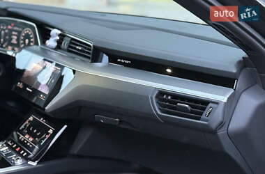 Позашляховик / Кросовер Audi e-tron Sportback 2021 в  фото 44 Позашляховик / Кросовер Audi e-tron Sportback 2021 в