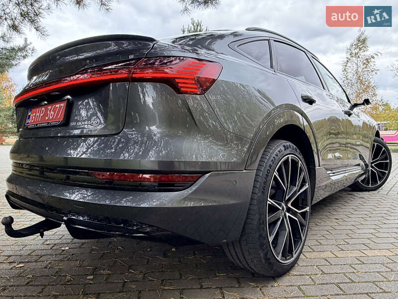 Позашляховик / Кросовер Audi e-tron Sportback 2020 в Дрогобичі