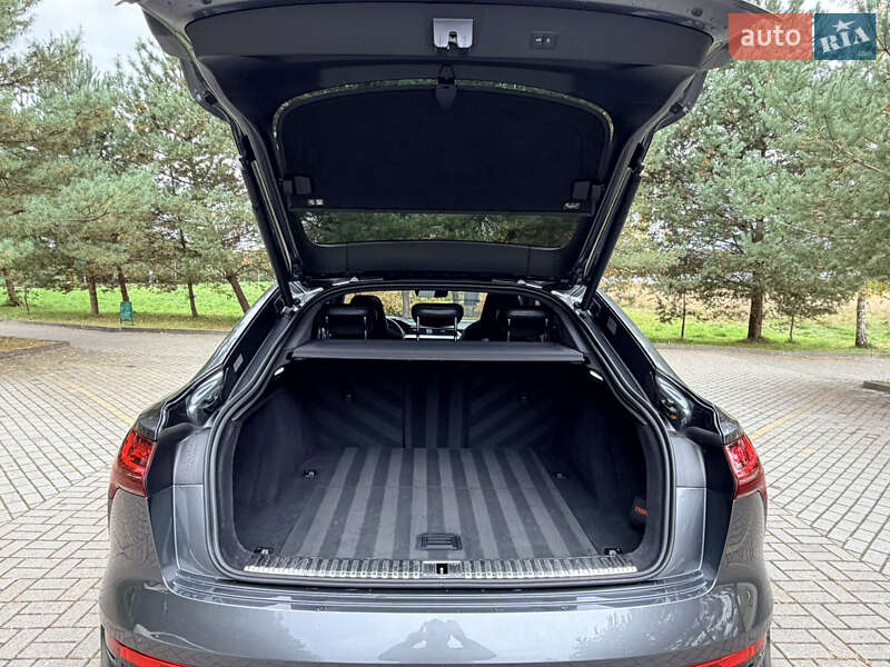 Позашляховик / Кросовер Audi e-tron Sportback 2020 в Дрогобичі