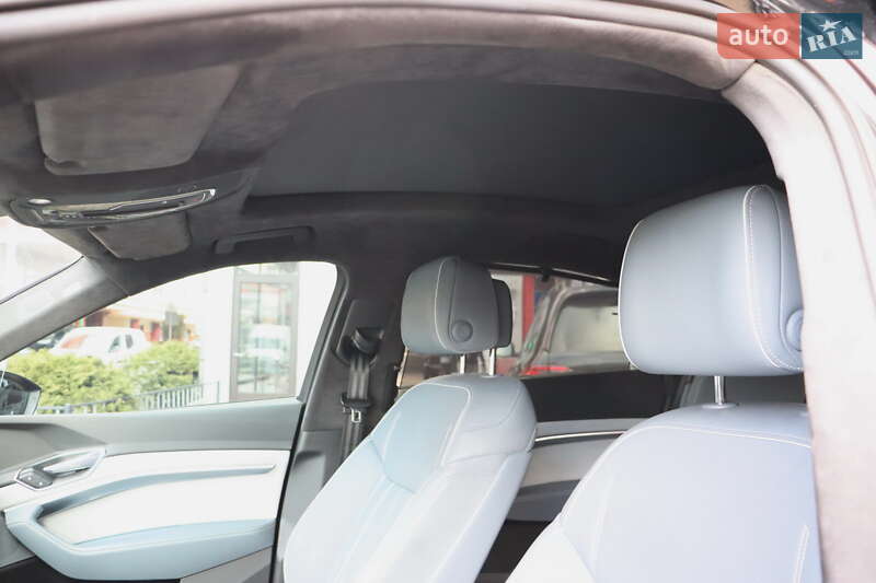 Позашляховик / Кросовер Audi e-tron Sportback 2023 в Львові