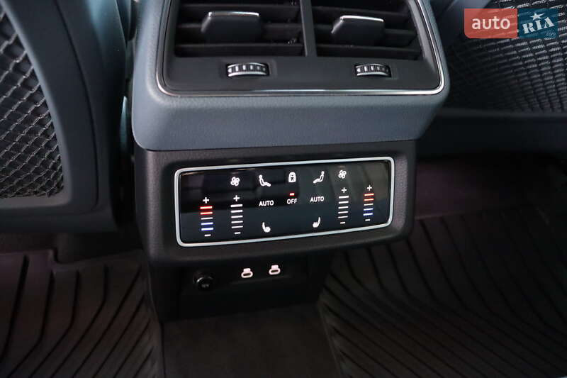 Позашляховик / Кросовер Audi e-tron Sportback 2023 в Львові