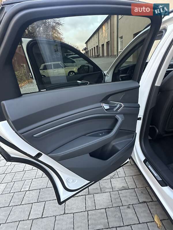 Позашляховик / Кросовер Audi e-tron Sportback 2022 в Тернополі