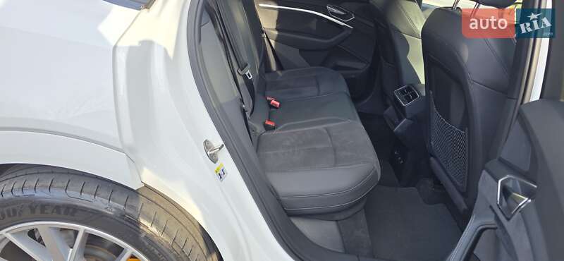 Позашляховик / Кросовер Audi e-tron Sportback 2023 в Тернополі